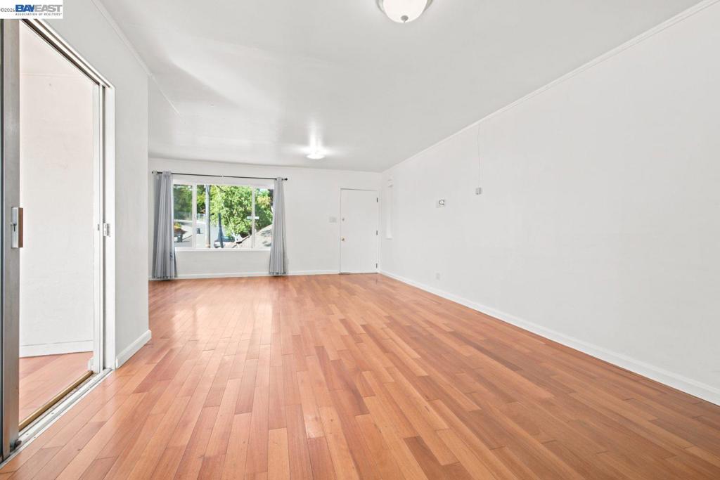 17005 Santa Fe St Property Photo 5