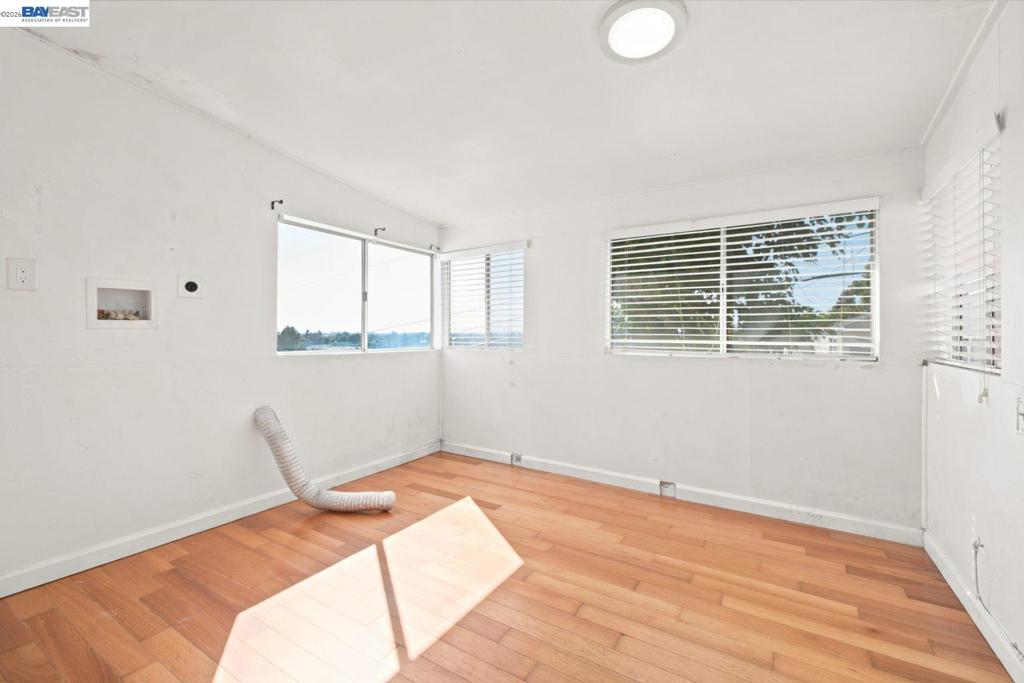 17005 Santa Fe St Property Photo 9