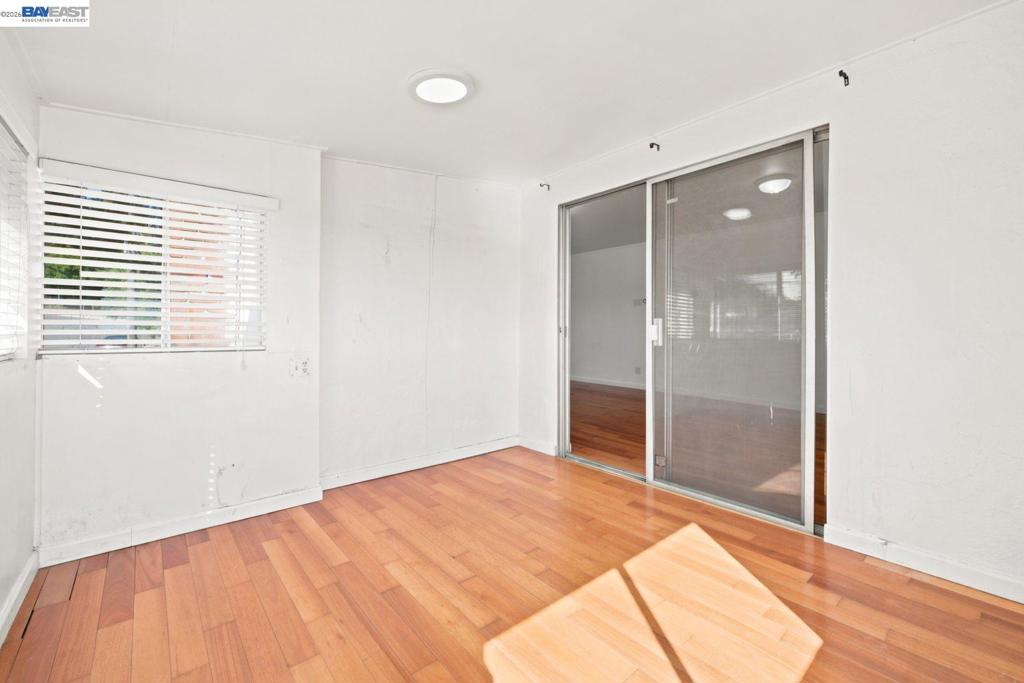 17005 Santa Fe St Property Photo 10