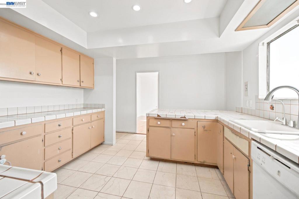 17005 Santa Fe St Property Photo 11
