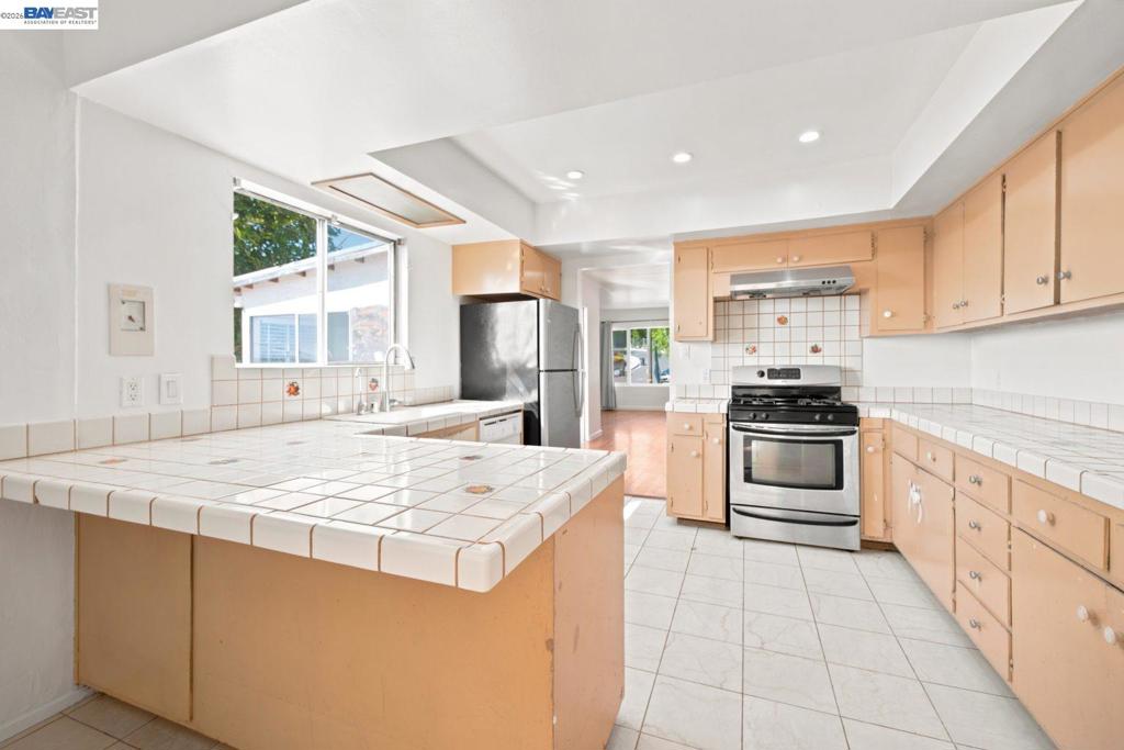 17005 Santa Fe St Property Photo 12