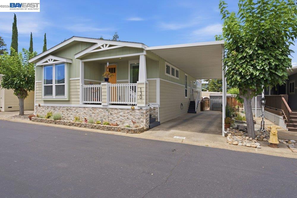 3231 Vineyard Ave. Property Photo 1