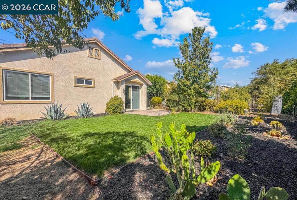 1641 Regent Dr Property Photo 2