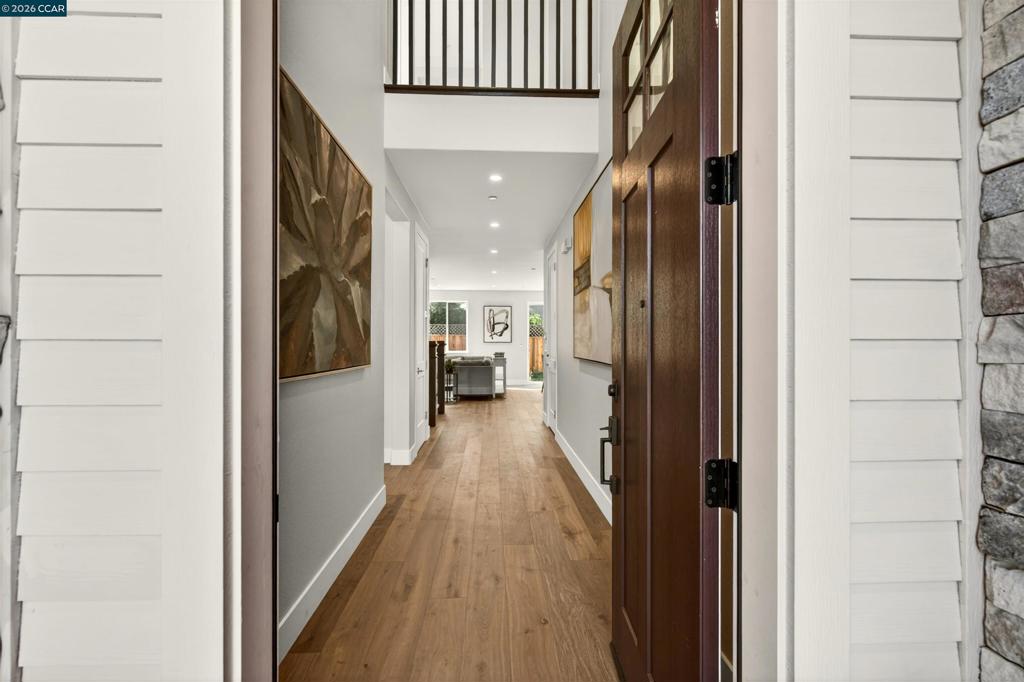2201 Vandeleur Drive Property Photo 3