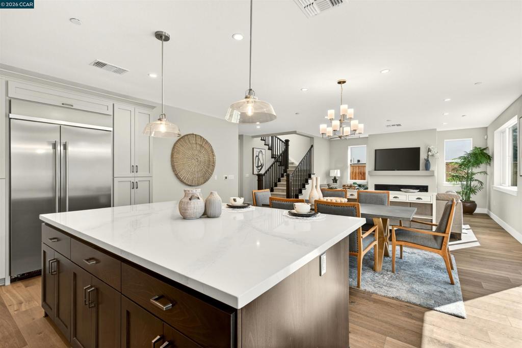 2201 Vandeleur Drive Property Photo 8