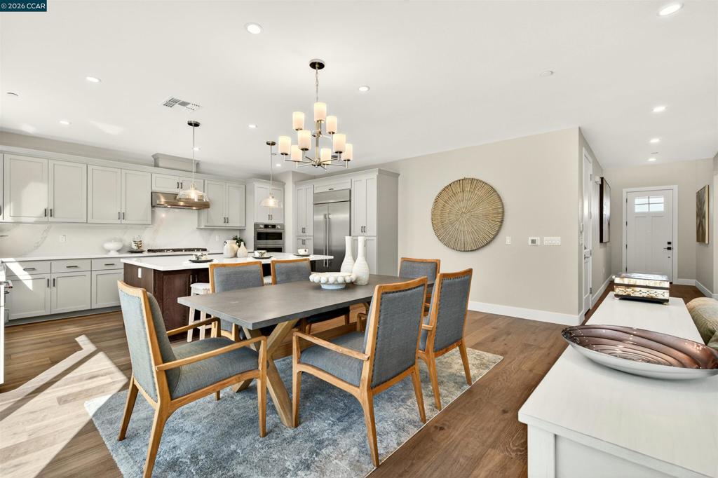 2201 Vandeleur Drive Property Photo 16