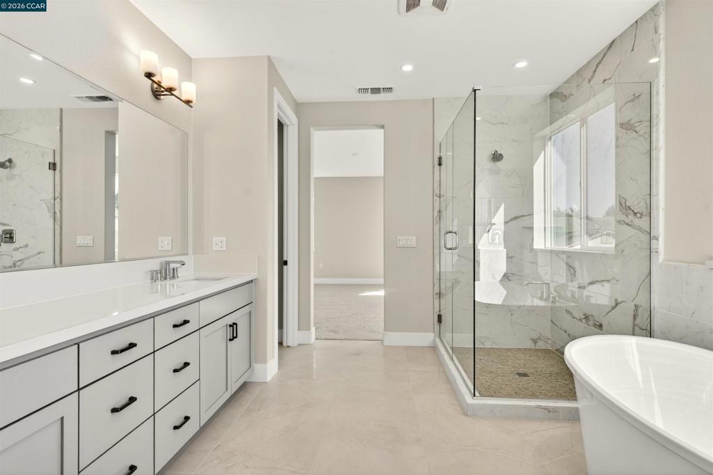 2201 Vandeleur Drive Property Photo 25