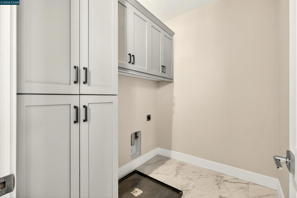 2201 Vandeleur Drive Property Photo 32