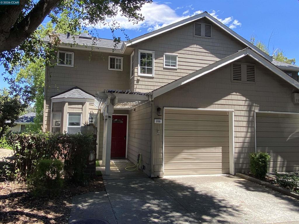209 Hidden Creek Ct Property Photo 1