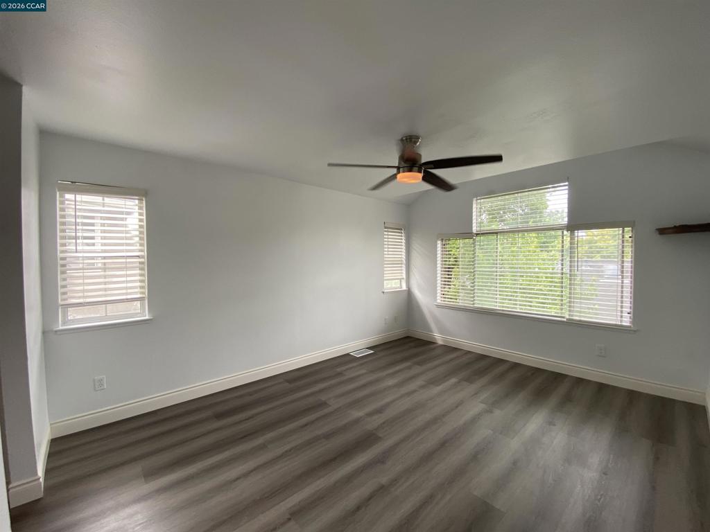 209 Hidden Creek Ct Property Photo 5