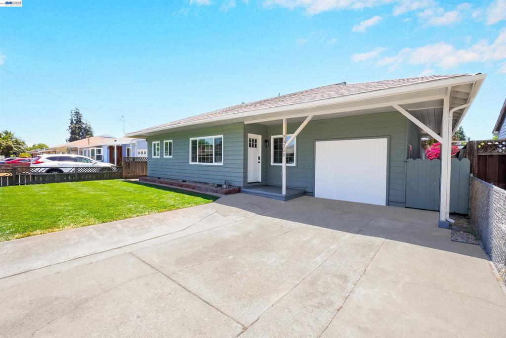 25353 Tarman Ave Property Photo 2