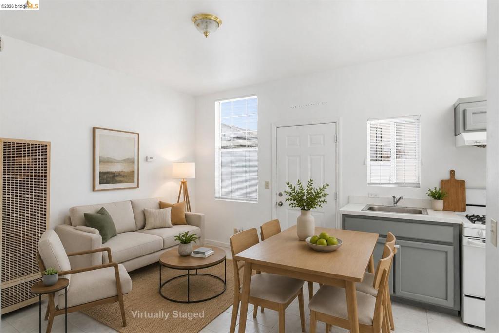 3302 California St Property Photo 11