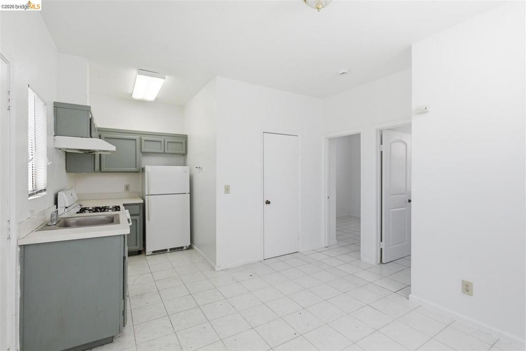 3302 California St Property Photo 14