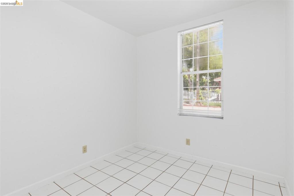 3302 California St Property Photo 16