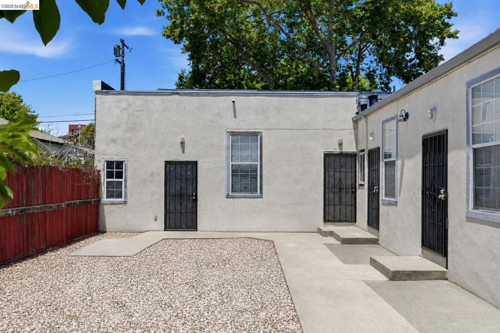 3302 California St Property Photo 27