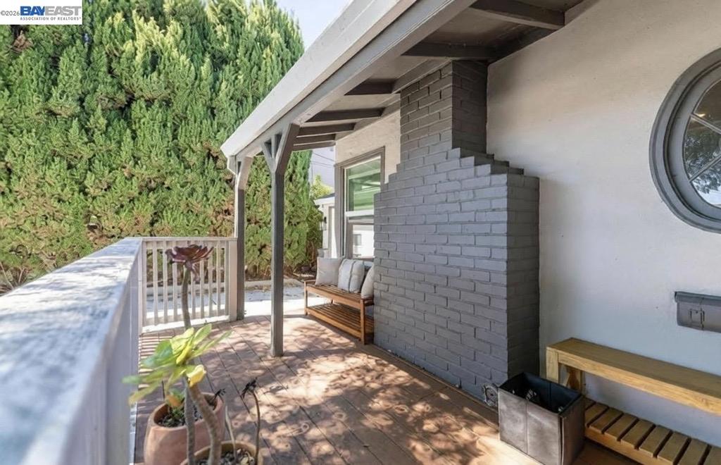 16004 Wellington Way Property Photo 3