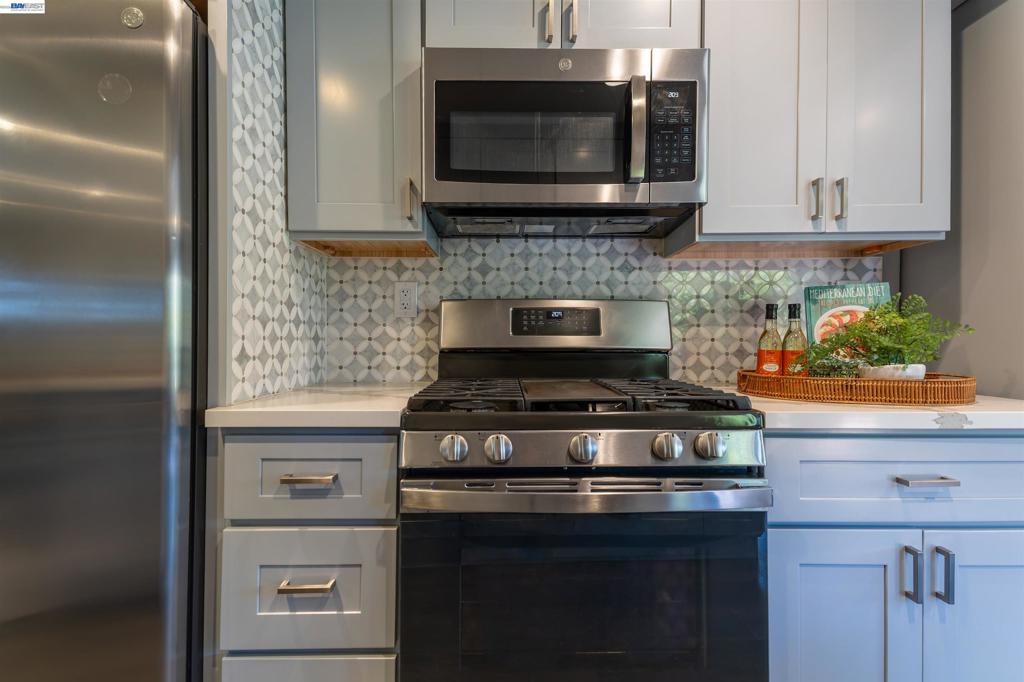 16004 Wellington Way Property Photo 12