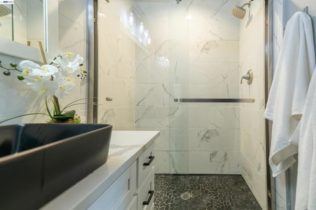 16004 Wellington Way Property Photo 25