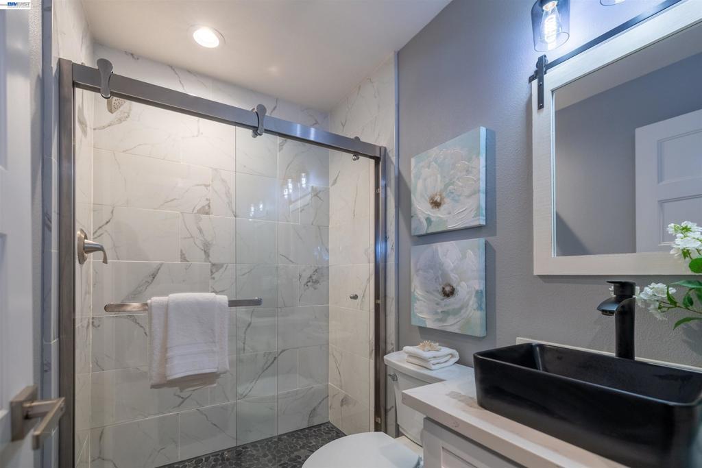 16004 Wellington Way Property Photo 29