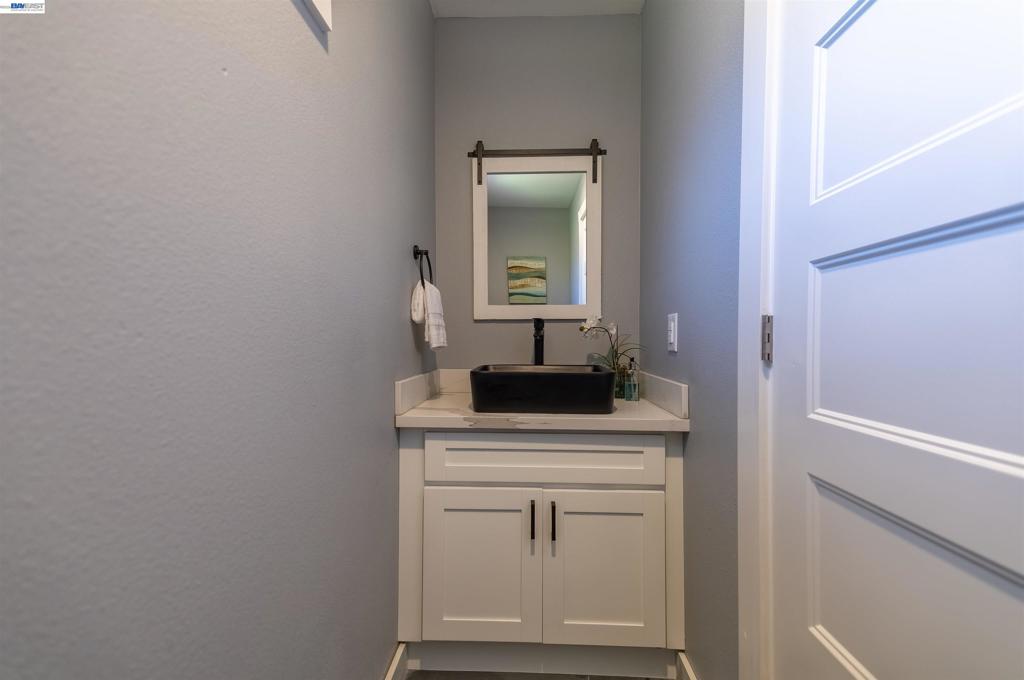 16004 Wellington Way Property Photo 32