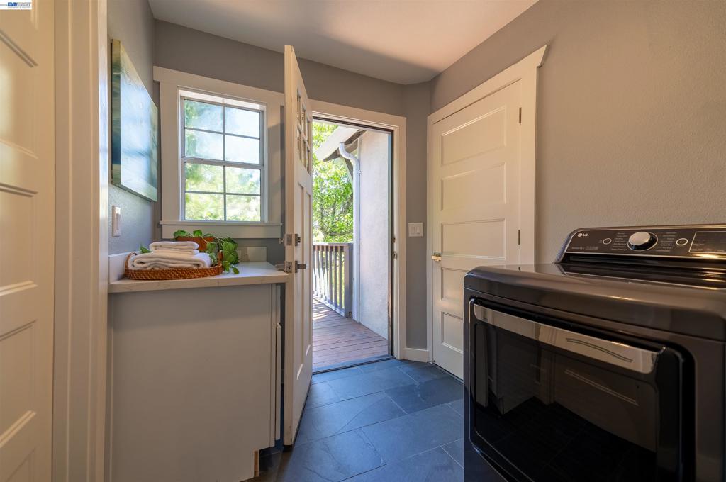 16004 Wellington Way Property Photo 34