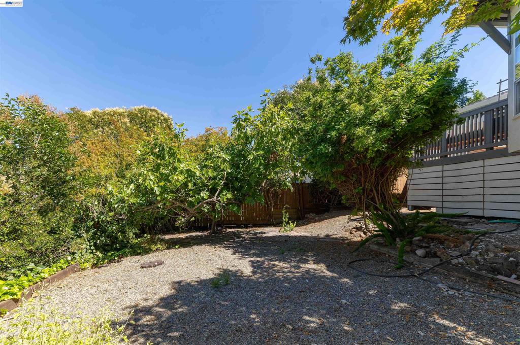 16004 Wellington Way Property Photo 38