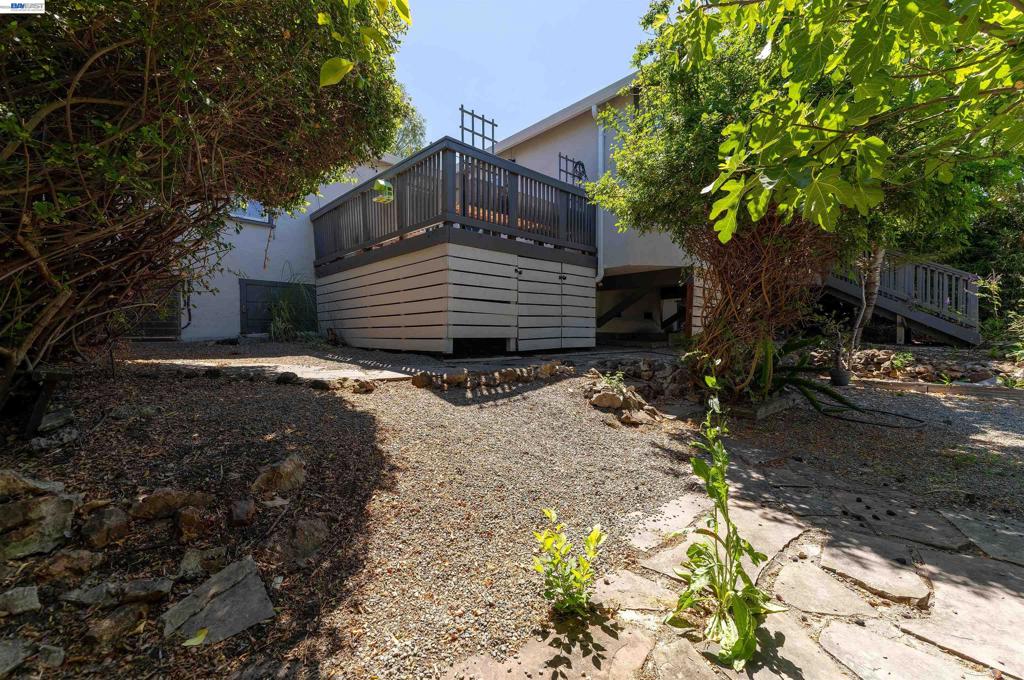 16004 Wellington Way Property Photo 40