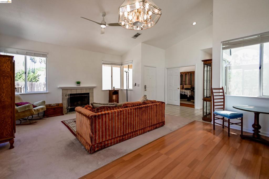 240 Seabury St. Property Photo 4