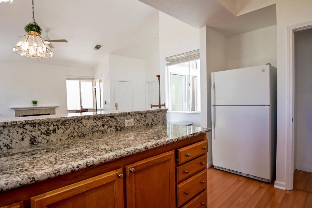 240 Seabury St. Property Photo 7