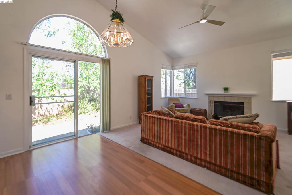 240 Seabury St. Property Photo 8