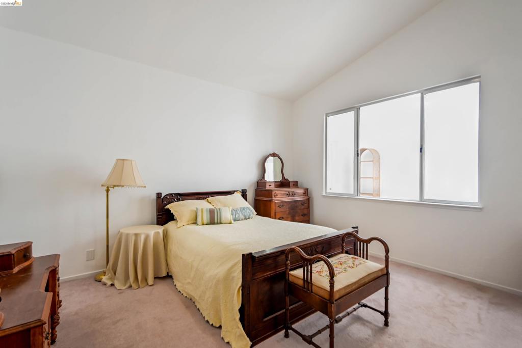 240 Seabury St. Property Photo 26