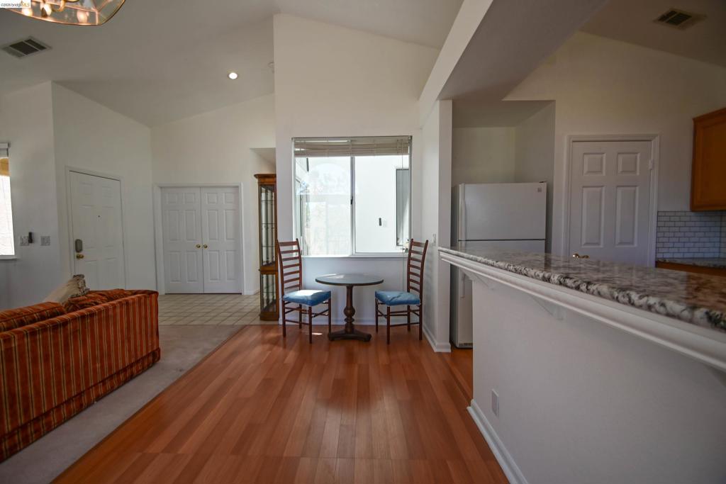 240 Seabury St. Property Photo 28