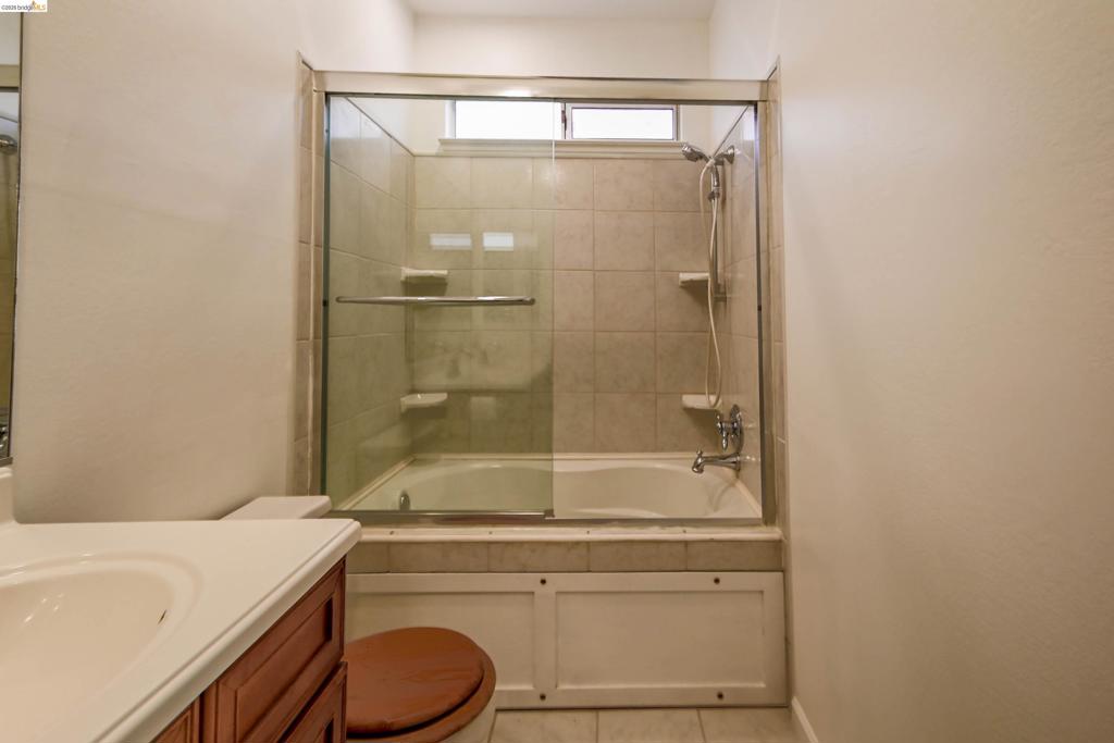 240 Seabury St. Property Photo 30