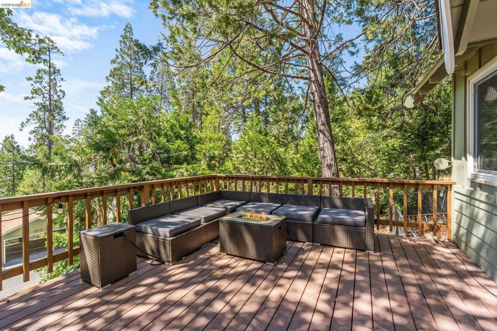 20708 Hekeke Lane Property Photo 5