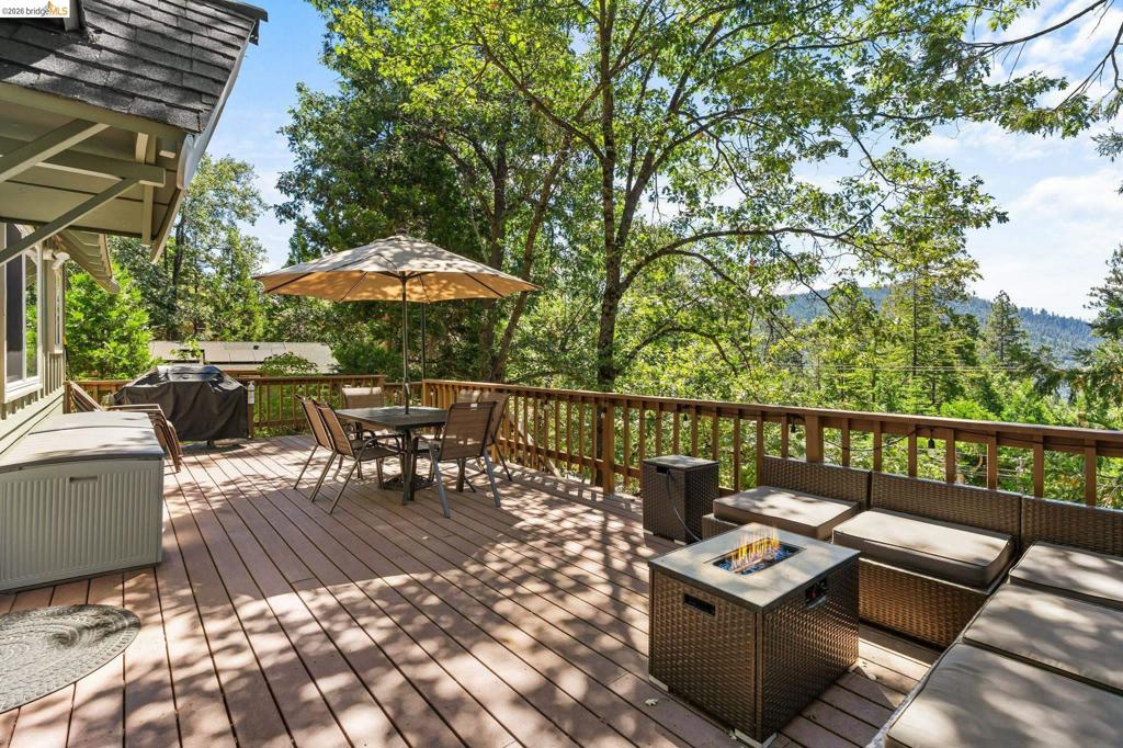 20708 Hekeke Lane Property Photo 6