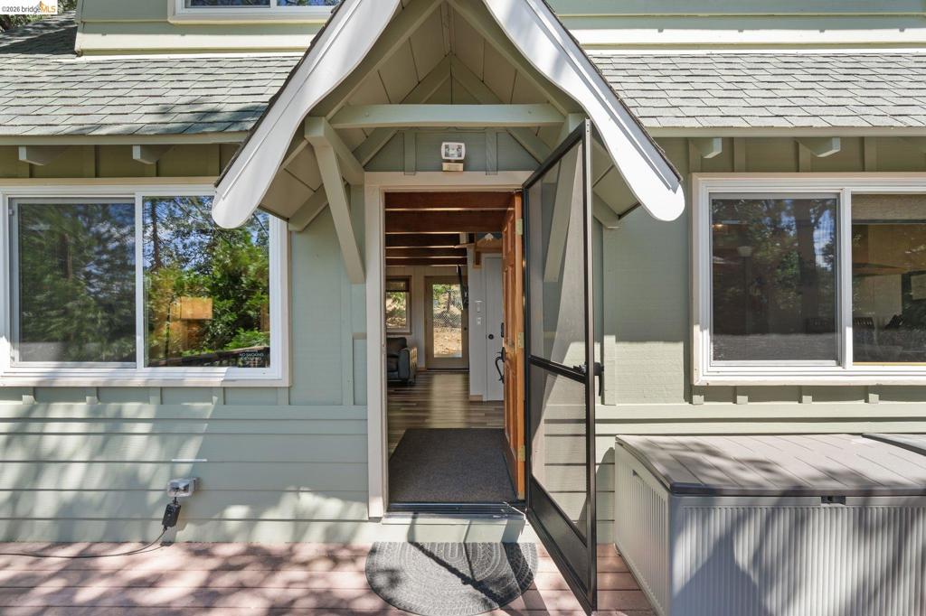 20708 Hekeke Lane Property Photo 9