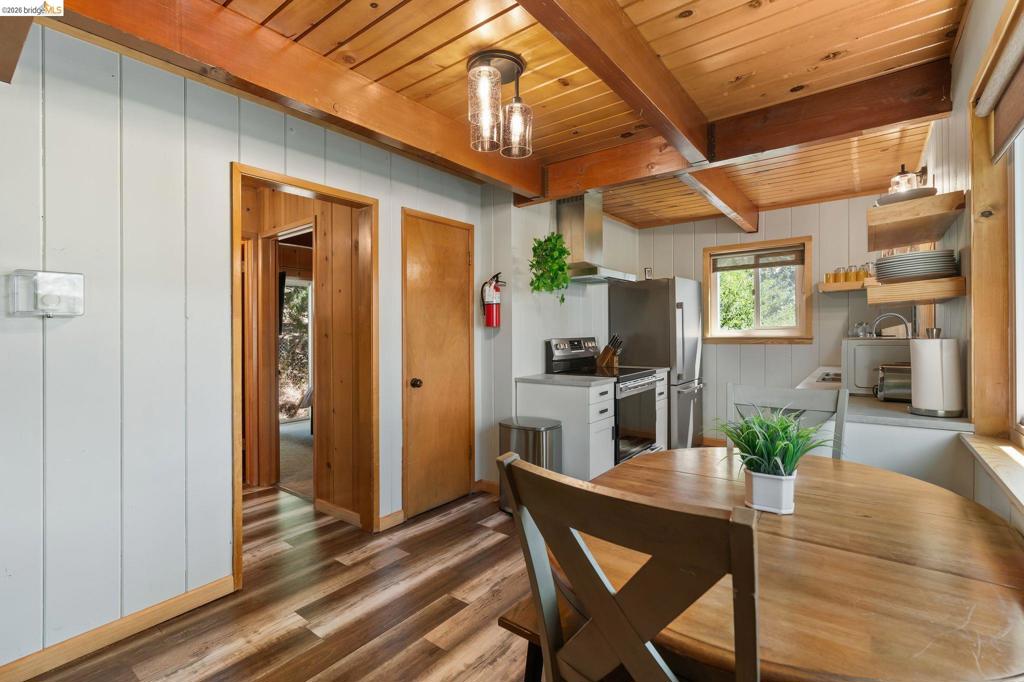 20708 Hekeke Lane Property Photo 17