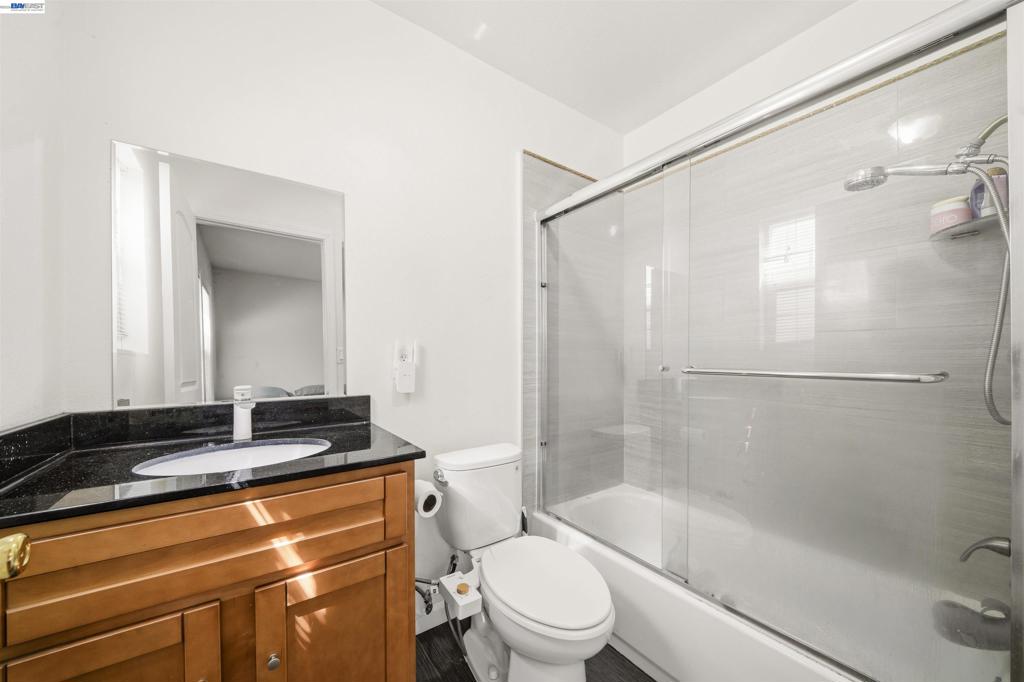 3229 Macarthur Blvd Property Photo 19