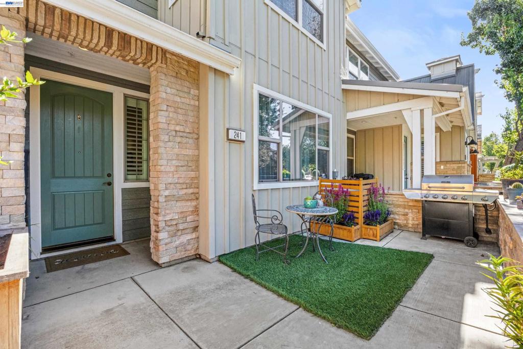 241 Fennel Way Property Photo 3