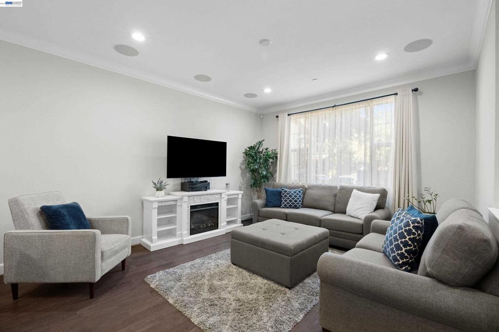 241 Fennel Way Property Photo 6