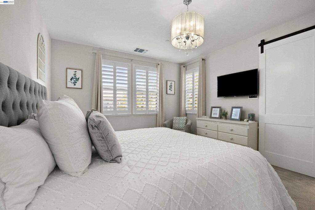 241 Fennel Way Property Photo 23