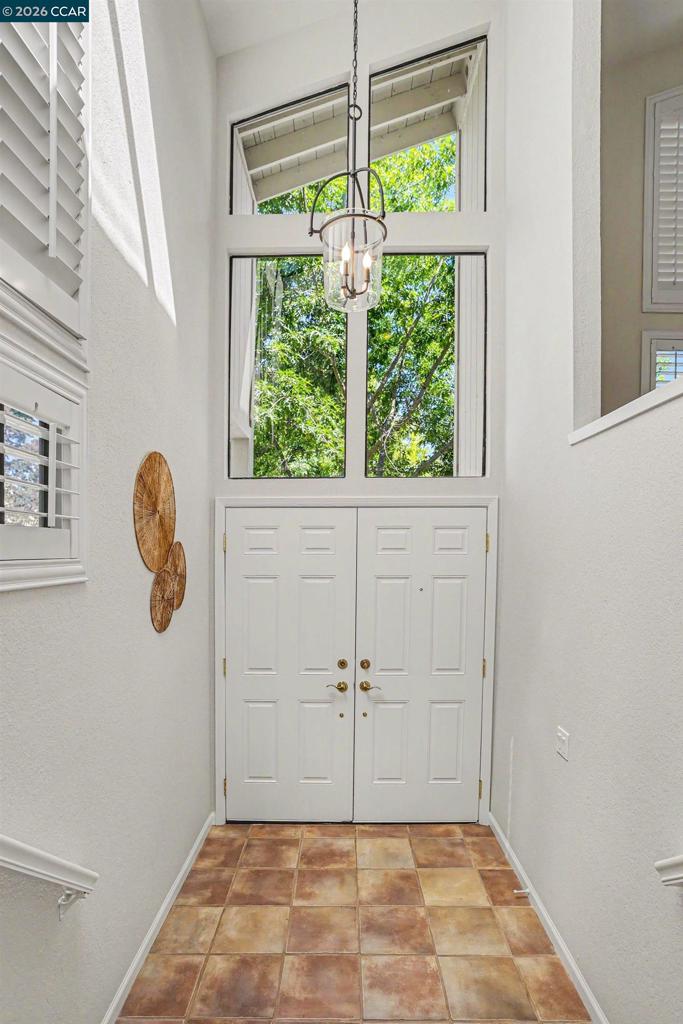 1827 Lamplight Court Property Photo 2