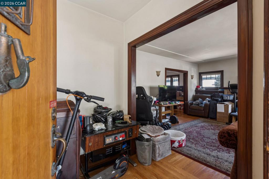1242 Hopkins St. Property Photo 8
