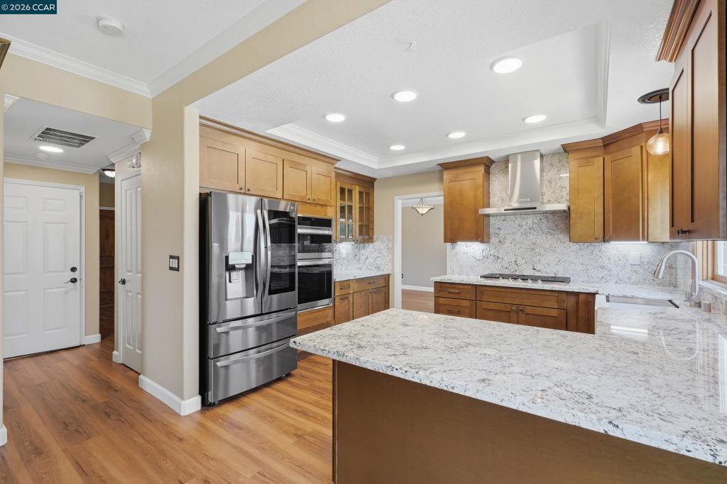 454 Bristol Ct Property Photo 14