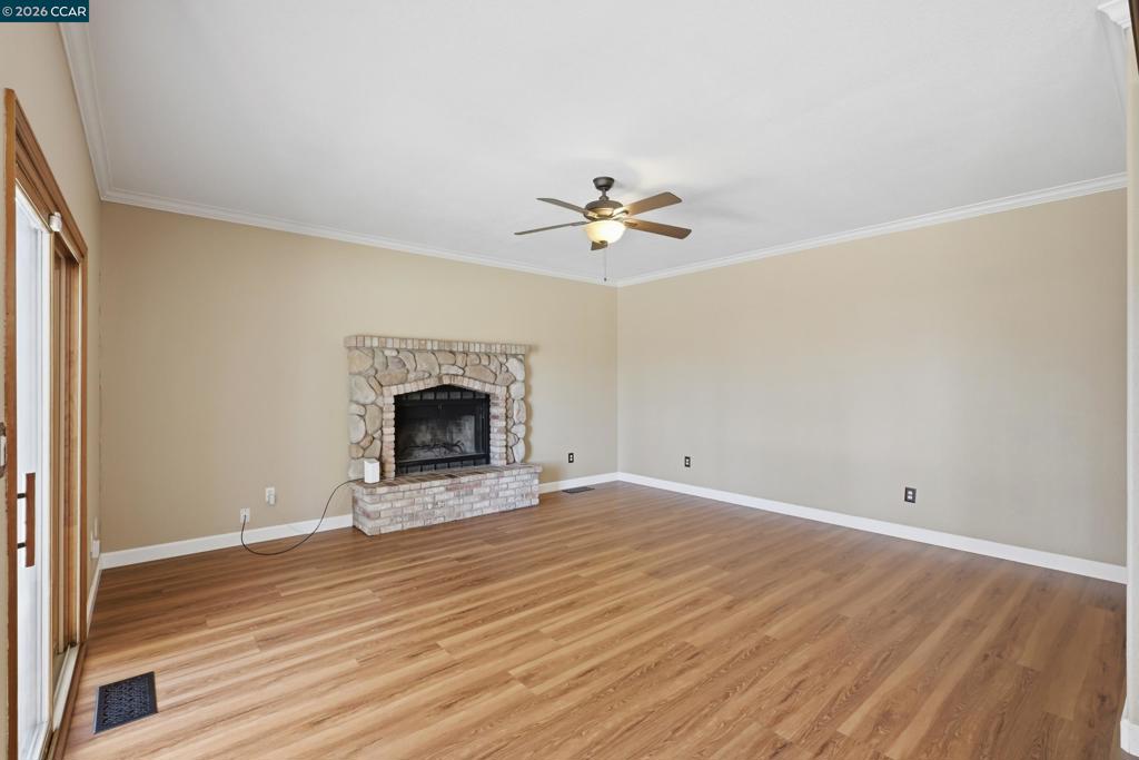 454 Bristol Ct Property Photo 17