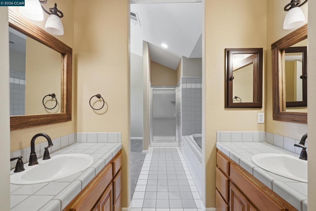 454 Bristol Ct Property Photo 37