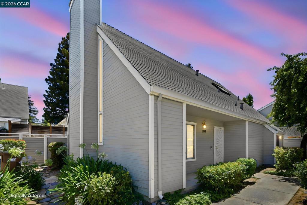 1646 Somerset Pl Property Photo 1