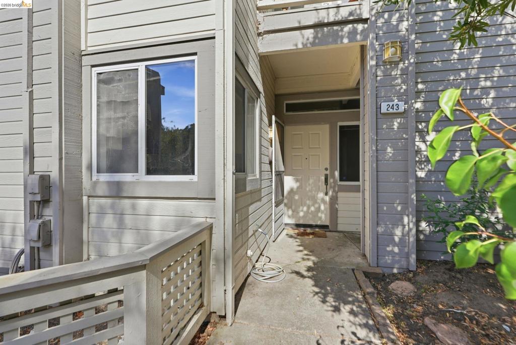 243 Florence Ct Property Photo 2