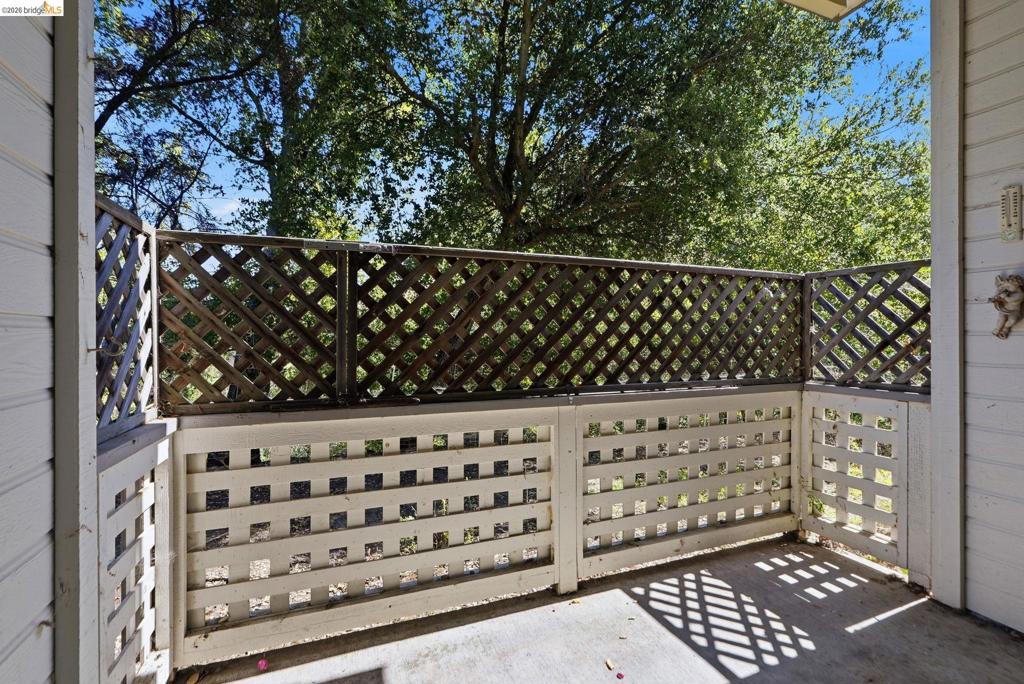 243 Florence Ct Property Photo 6