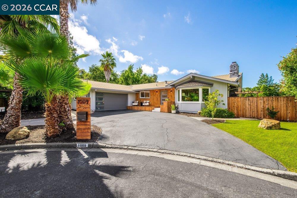 1009 Regio Court Property Photo 1